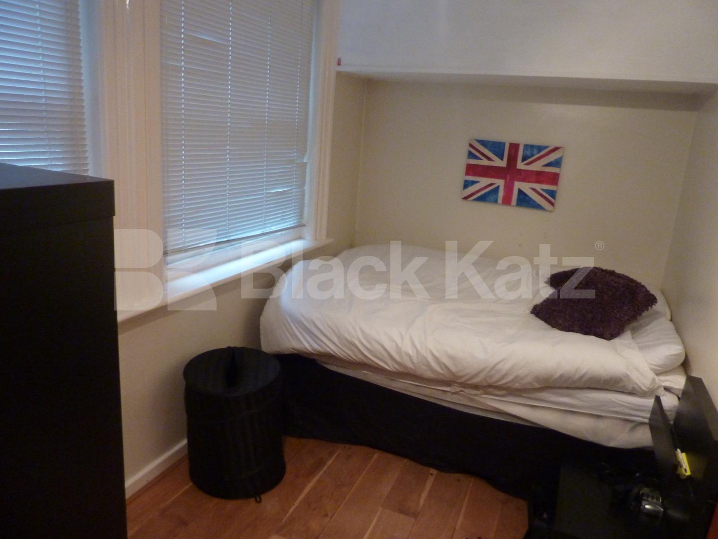 			LOCATION LOCATION LOCATION!!!, 1 Bedroom, 1 bath, 1 reception Flat			 Oxford Street, SOHO